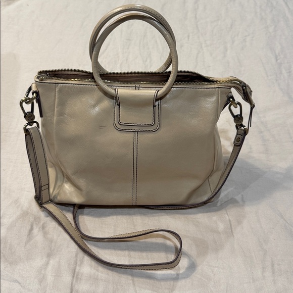 HOBO Sheila Medium Satchel - Picture 2 of 10